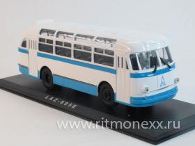ЛАЗ-695Е бело-голубой 1961