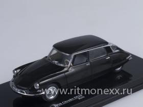 Citroen DS19 (black), 1956