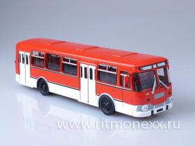 Ликинский автобус 677М красно-белый
