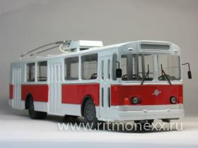 Троллейбус ЗИУ-9 (бело-красный)